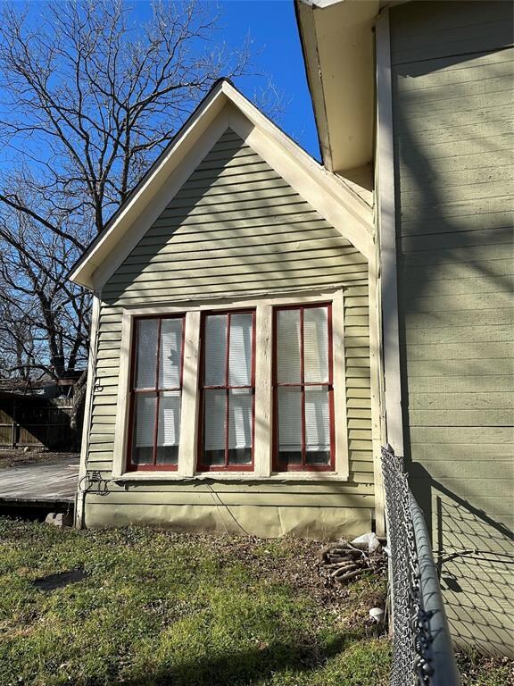 607 NW Main St, Ennis, TX 75119 - photo 2