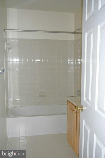 47795 Scotsborough Square unit 119, Sterling, VA 20165 - photo 6