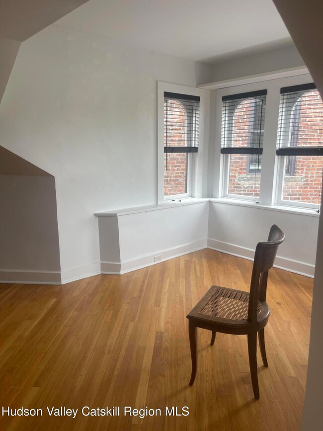 420 Warren St unit 3R, Hudson, NY 12534 - photo 4