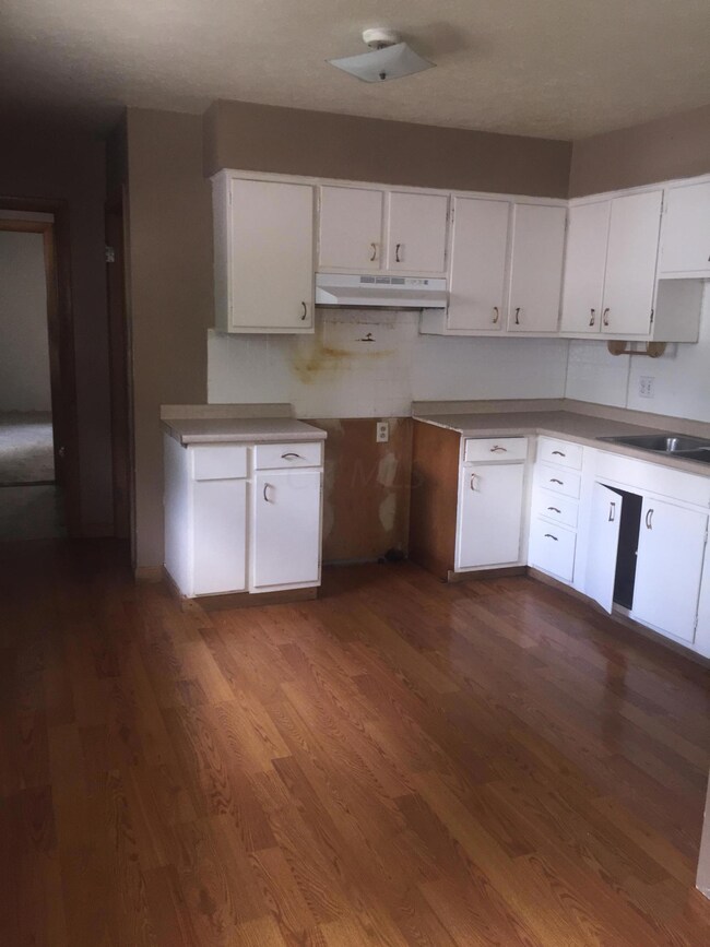 1264 Shady Lane Rd, Columbus, OH 43227 - photo 3