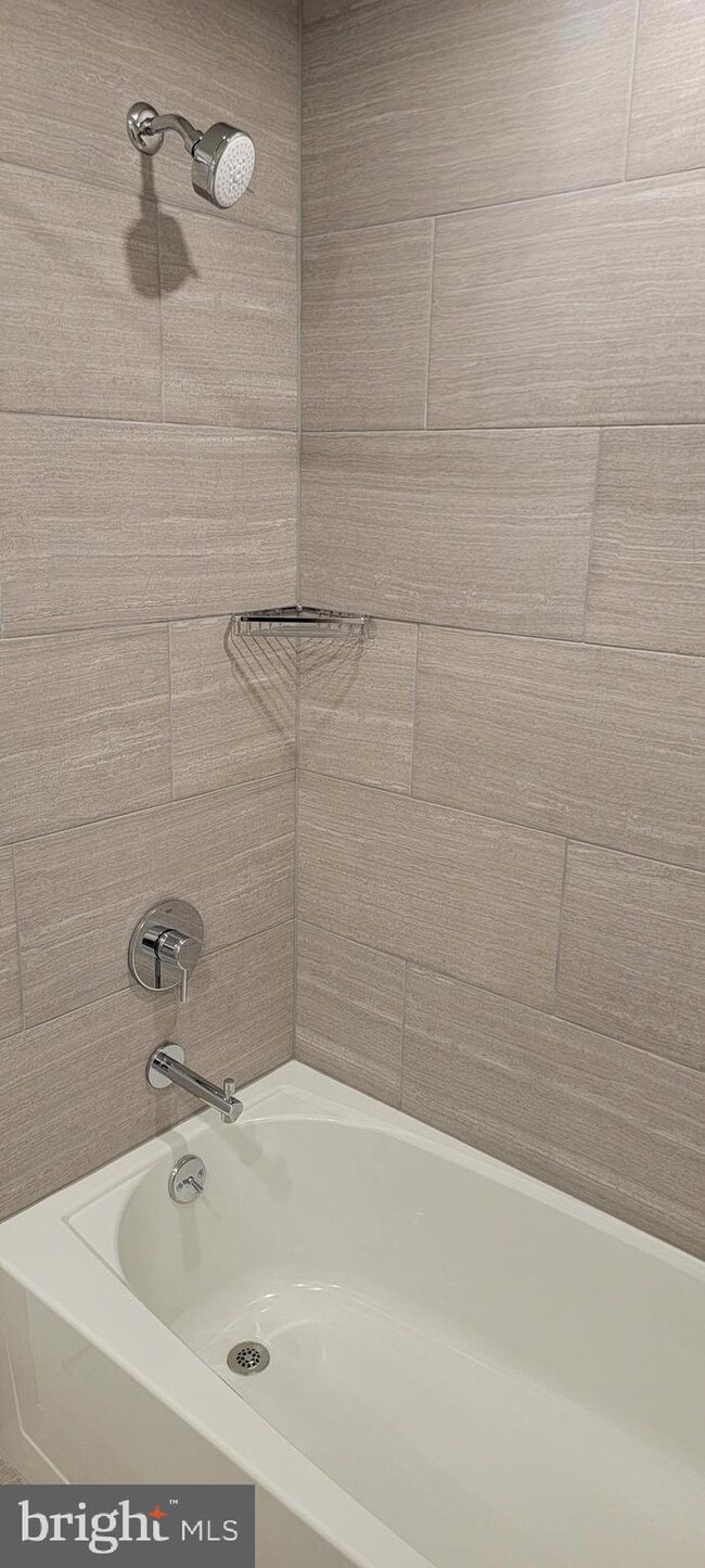 104 W North Ln unit B7, Conshohocken, PA 19428 - photo 5