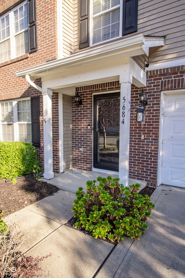 5684 W Woodview Trail, Mc Cordsville, IN 46055 - photo 2