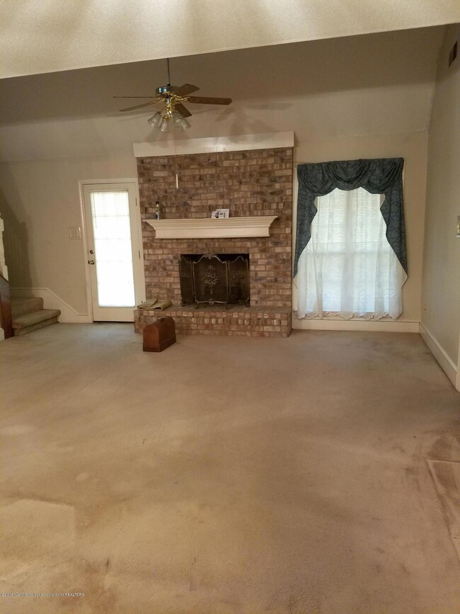 2721 Cedar Bluff 005