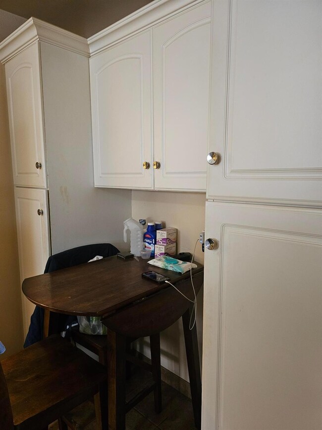 Dining Kitchenette