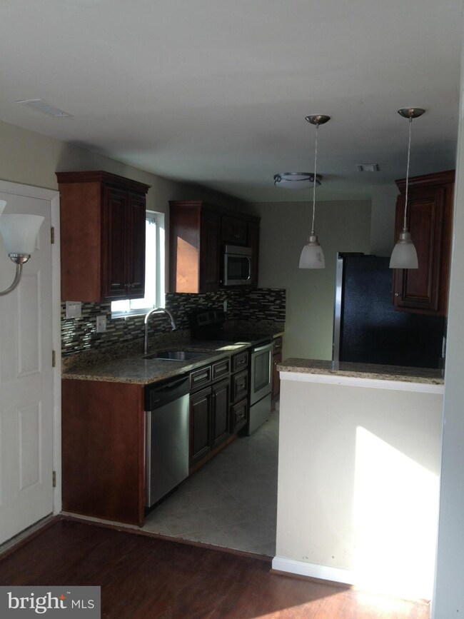 6000 63rd Ave, Riverdale, MD 20737 - photo 4