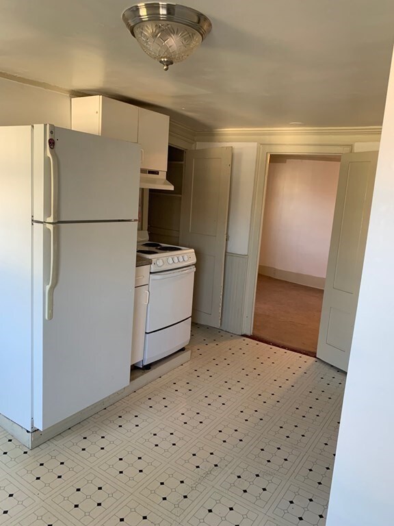 188 Derby St unit 3R, Salem, MA 01970 - photo 6