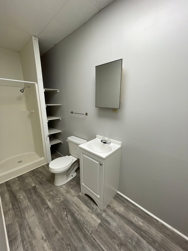 303 Unit 5 2nd St, Covington, IN 47932 - photo 5