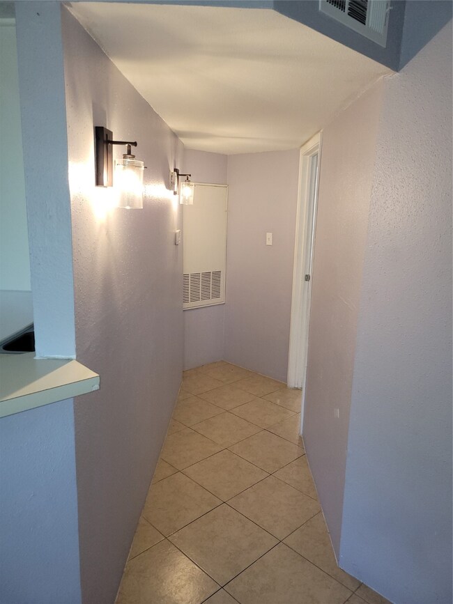 7200 T C Jester Blvd unit 1804, Houston, TX 77088 - photo 7