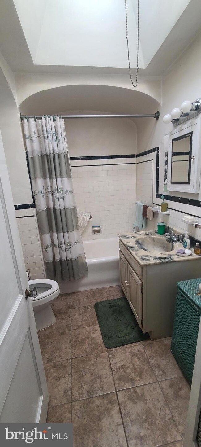 5712 Dunlap St, Philadelphia, PA 19131 - photo 5