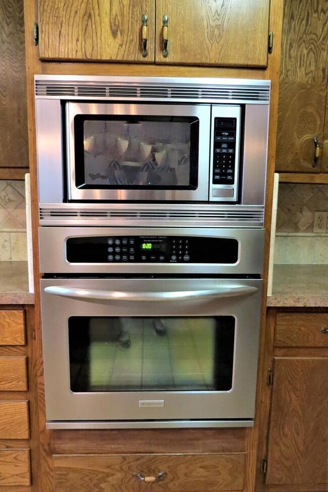 118 Edgewood Dr, Fredericksburg, TX 78624 - photo 7