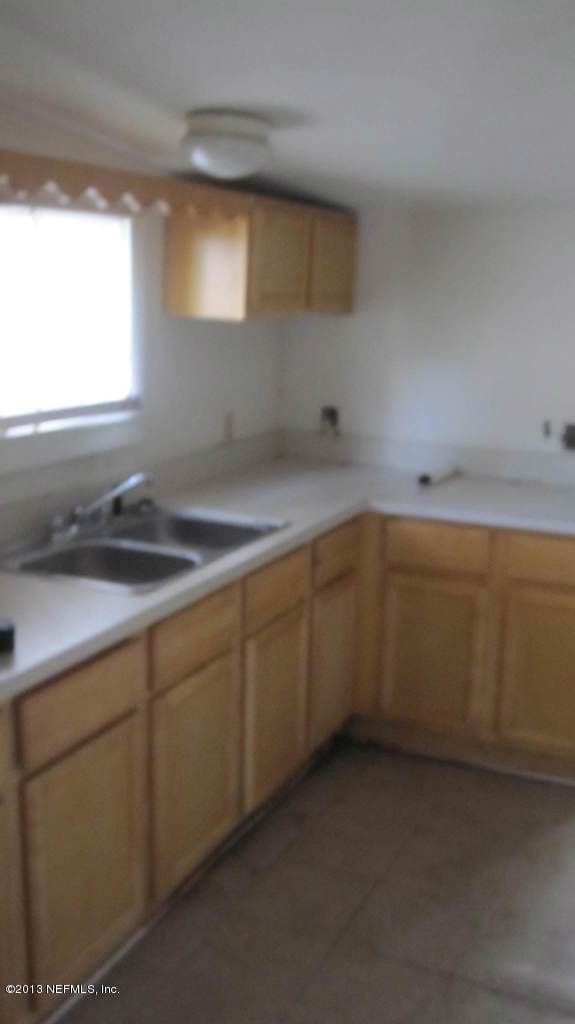 4560 Wheeler Ave, Jacksonville, FL 32210 - photo 2