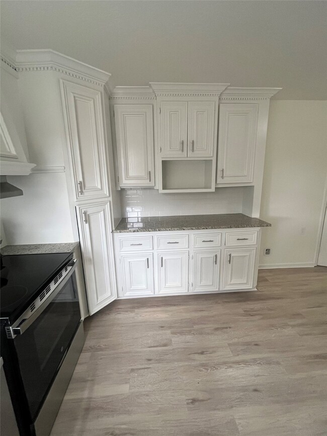 4626 Dewberry St, Houston, TX 77021 - photo 4