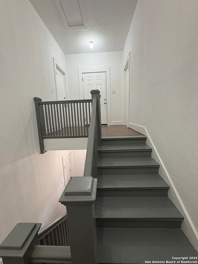 805 W Summit Ave unit 4, San Antonio, TX 78212 - photo 3