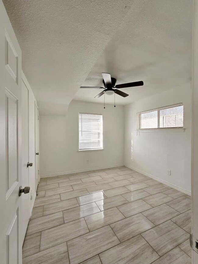 3825 Mount Pleasant St, Houston, TX 77021 - photo 7