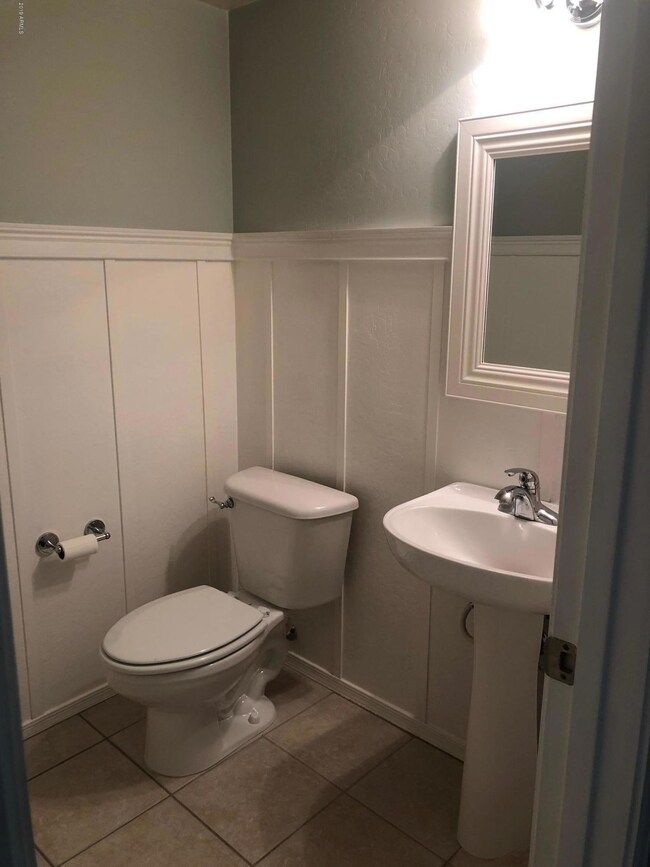 Downstairs 1/2 bath