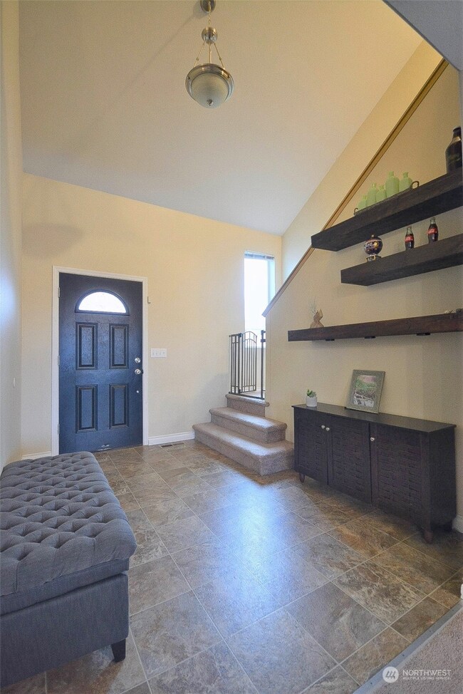 16574 Greenleaf Ave SE, Yelm, WA 98597 - photo 2