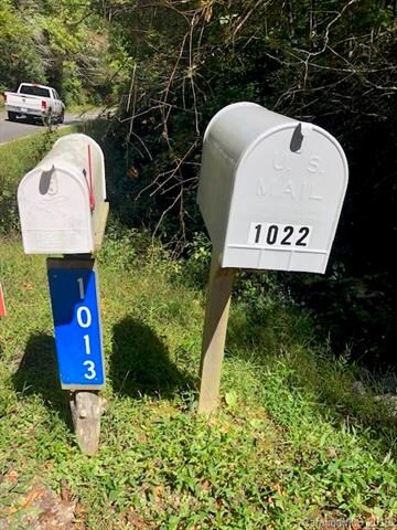 Turn here to get to to the property
