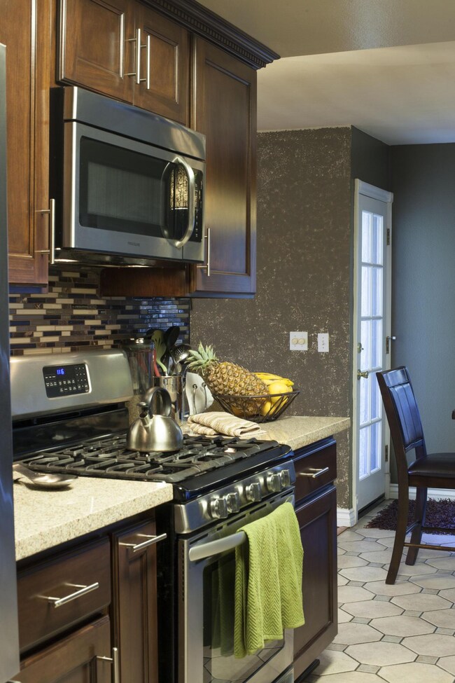 Herman and Ortega Kitchen2