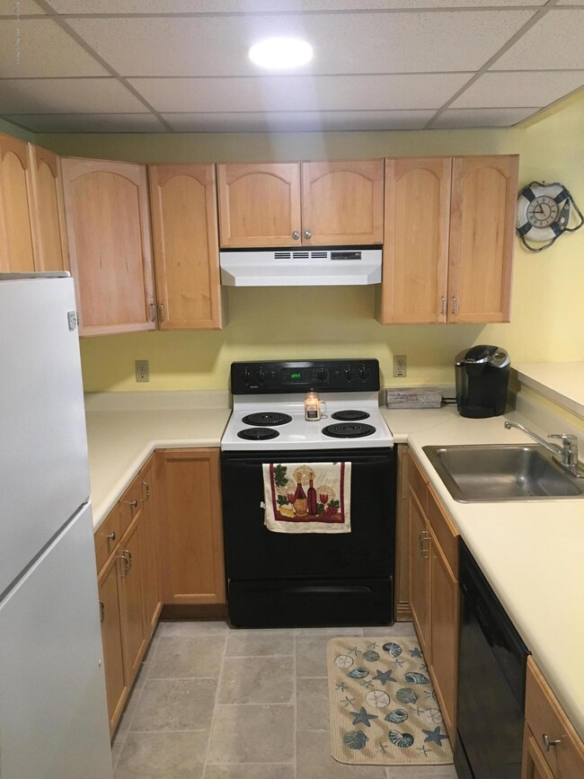 202 Hamilton Ave unit 10, Seaside Heights, NJ 08751 - photo 4