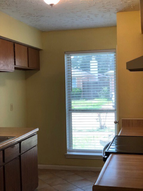 7830 Winehill Ln, Houston, TX 77040 - photo 7