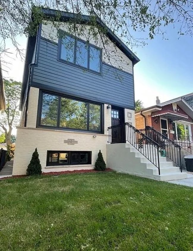 1638 N Hamlin Ave, Chicago, IL 60647 - photo 2