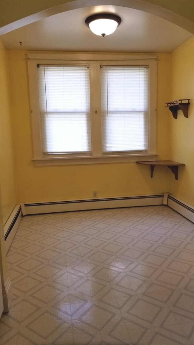 402 C St, La Porte, IN 46350 - photo 6