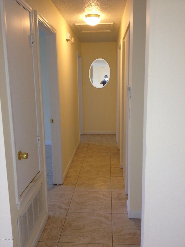 2571 Sandusky Ave E, Jacksonville, FL 32216 - photo 7