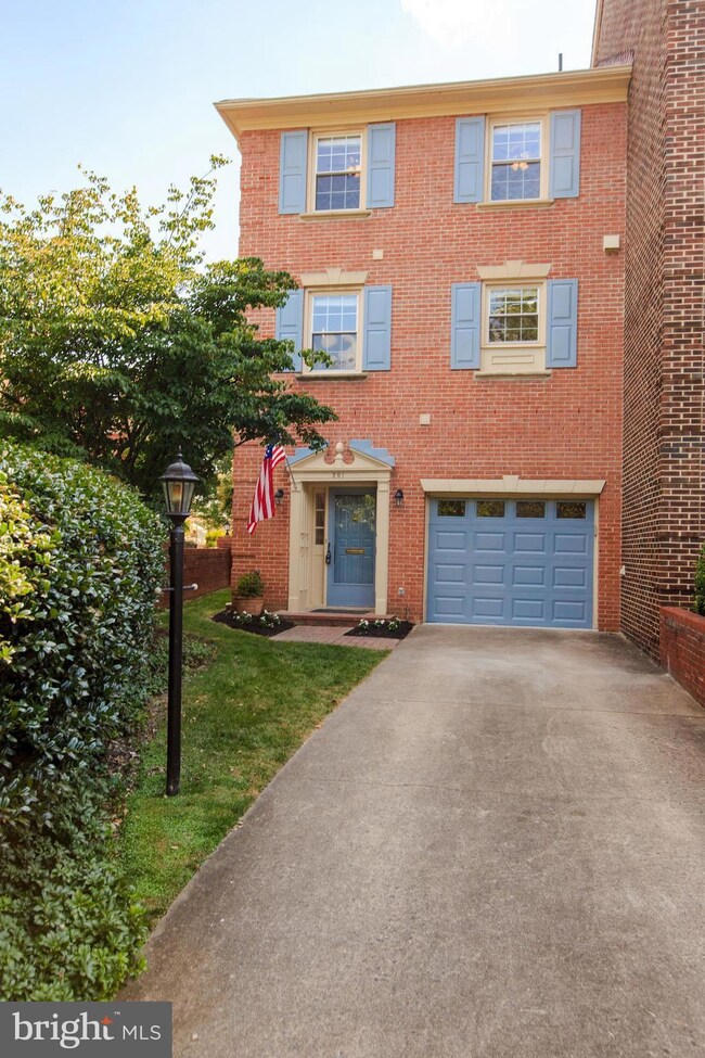 201 Great Falls St, Falls Church, VA 22046 - photo 2