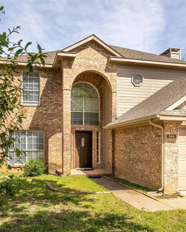 344 Parkview Dr, Hurst, TX 76053 - photo 2