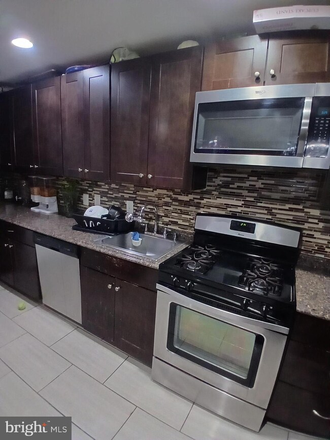 511 N Armistead St unit 303, Alexandria, VA 22312 - photo 7