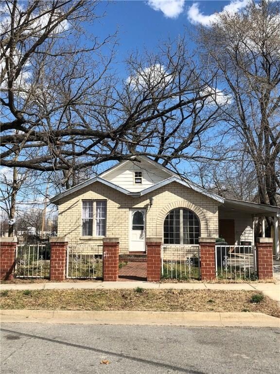 737 N 4th St, Rogers, AR 72756 - photo 2