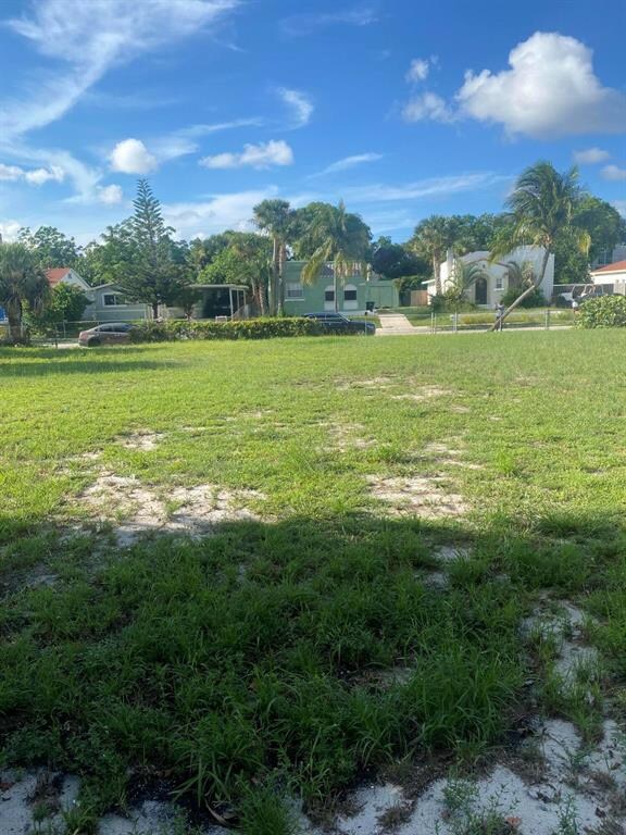 940 39th St, West Palm Beach, FL 33407 - photo 3