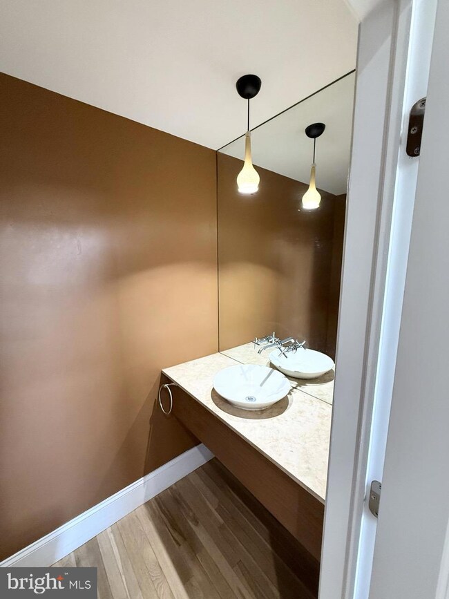 26 N 3rd St unit 3, Philadelphia, PA 19106 - photo 4