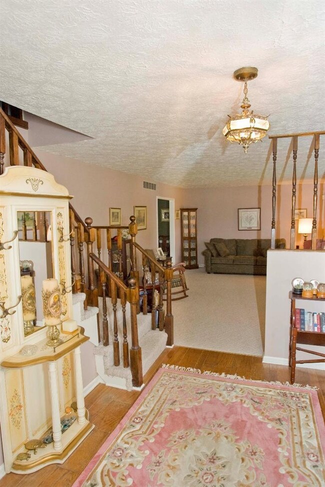 729 Winterhaven Ln, Frankfort, KY 40601 - photo 7