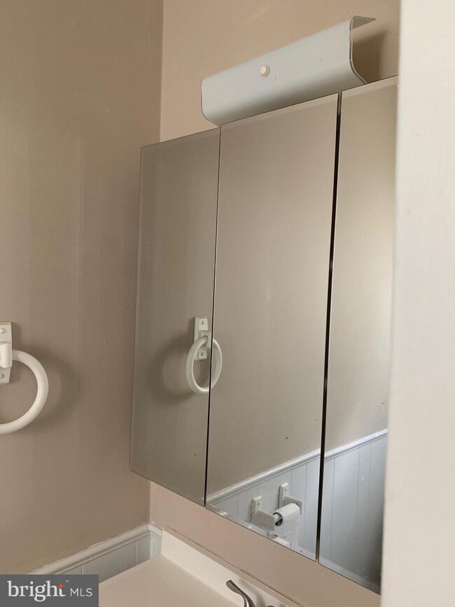 832 Possum Ln, Reading, PA 19606 - photo 4