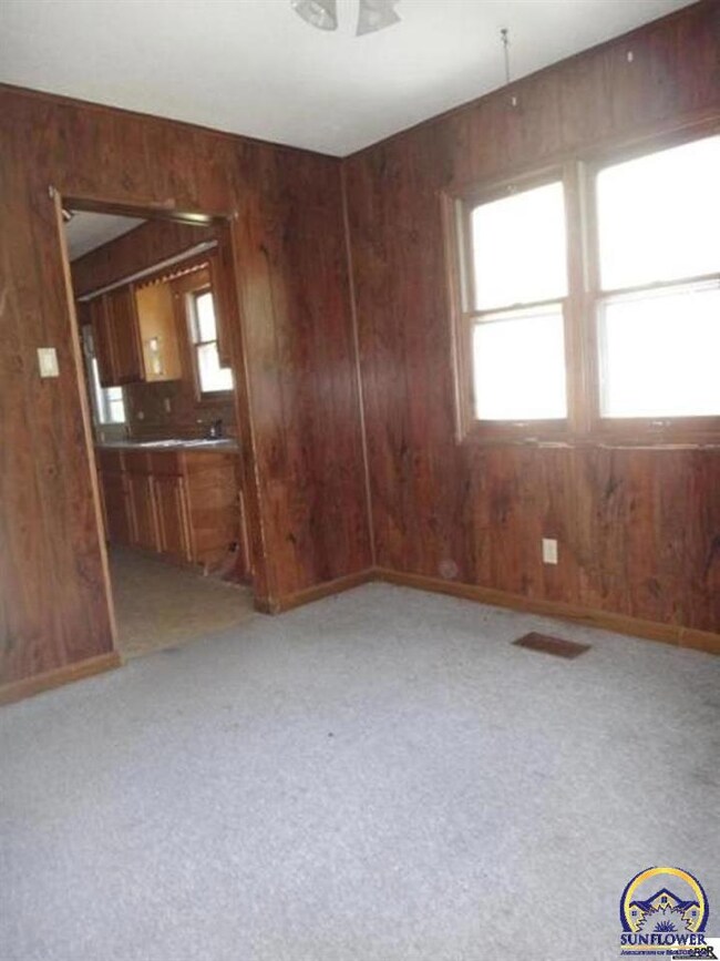 3636 SW Clare Ave, Topeka, KS 66611 - photo 6