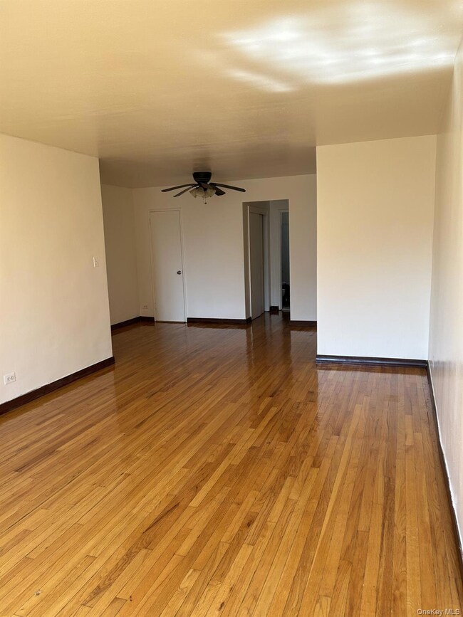 2385 Barker Ave unit 5L, Bronx, NY 10467 - photo 2