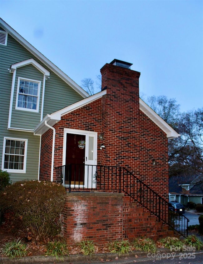 261 5th Ave NE unit 1, Hickory, NC 28601 - photo 2