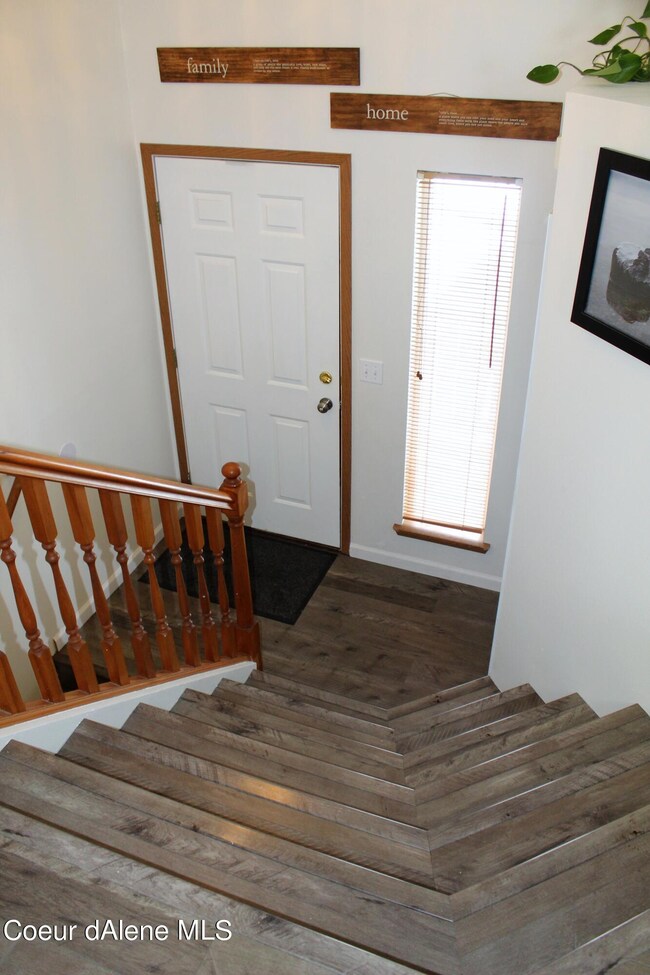 Entry / Stairs