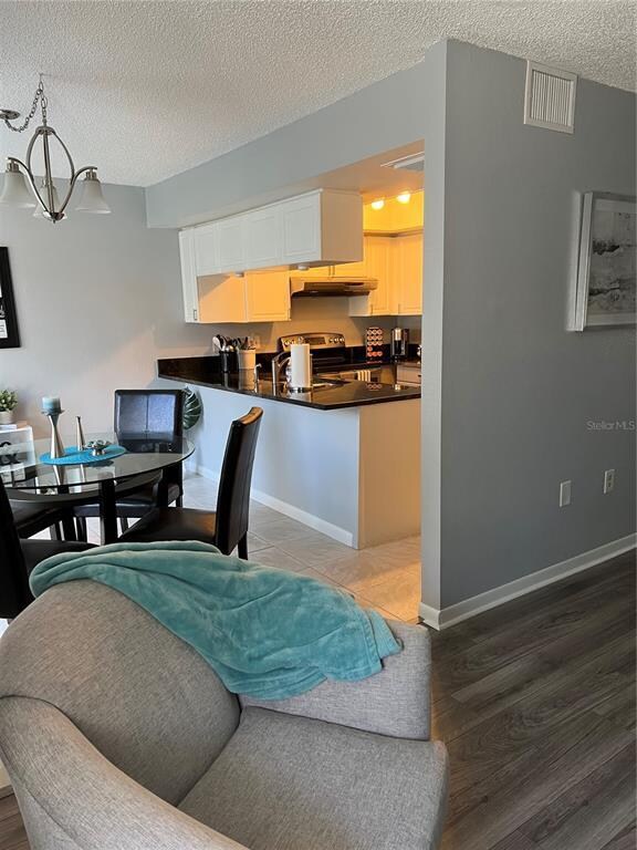 Dining/Kitchen