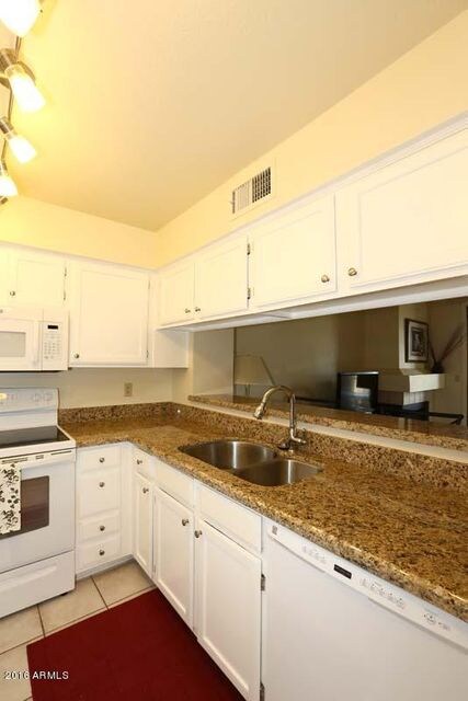 2338 Kitchen2