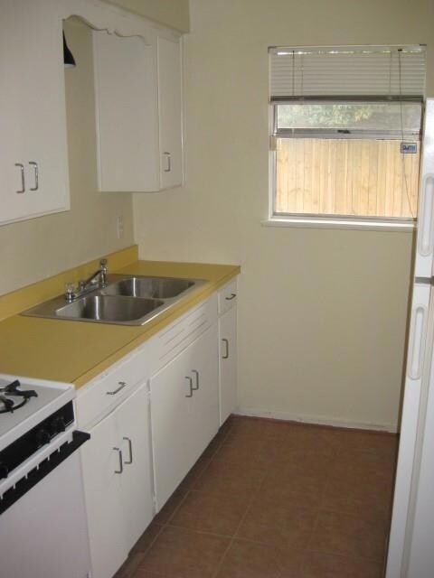 5213 Joe Sayers Ave unit 4, Austin, TX 78756 - photo 6