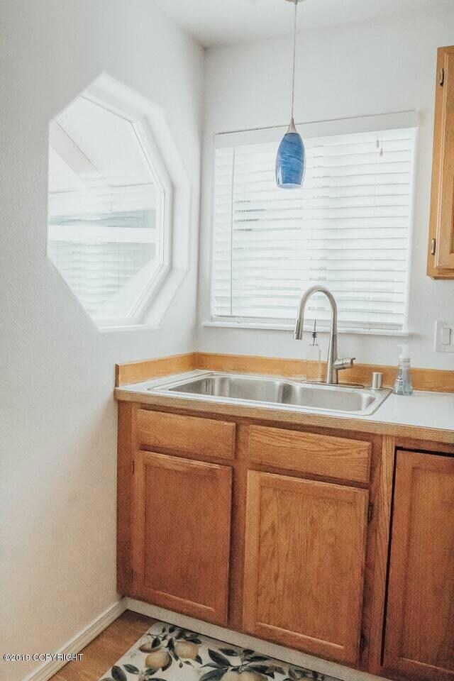 5951 Ridgelake Cir, Anchorage, AK 99504 - photo 4