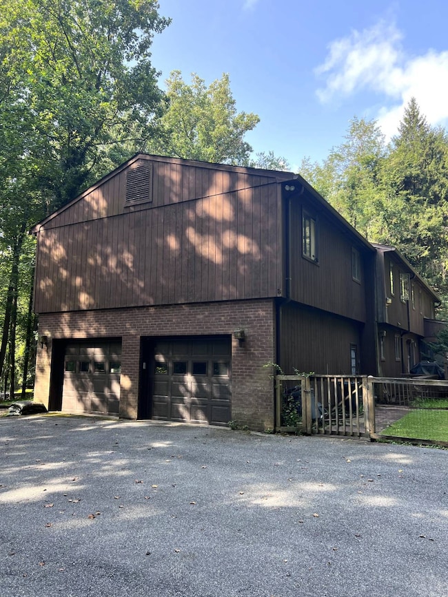 11704 Woodland Dr, Lutherville Timonium, MD 21093 - photo 2