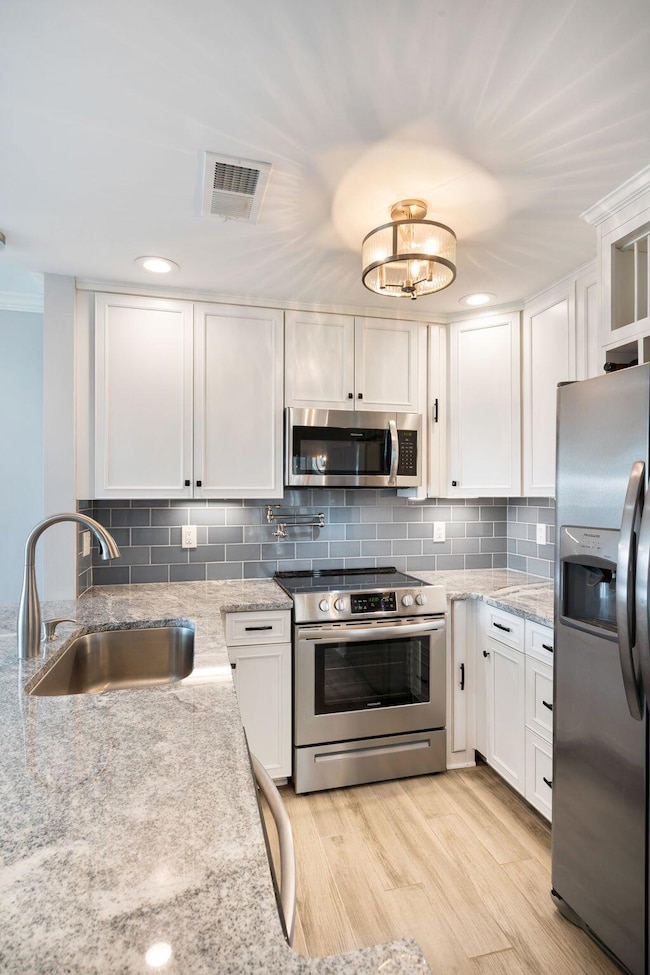 18-web-or-mls-2125 Landfall Way CoastalR