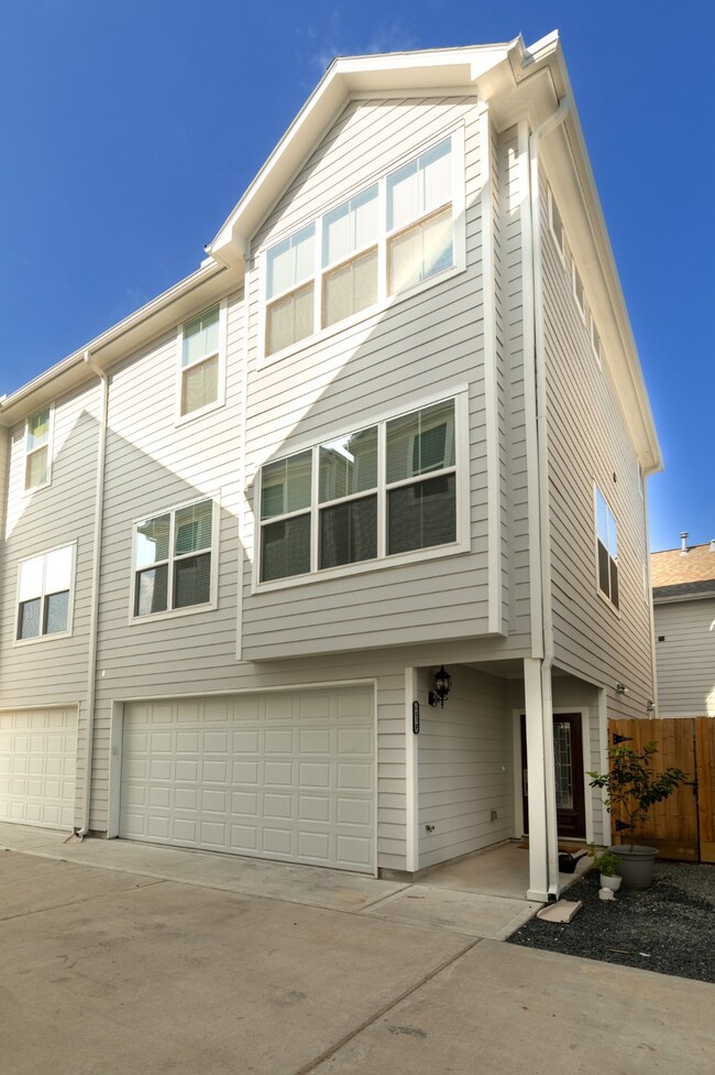 603 Link Rd, Houston, TX 77009 - photo 2