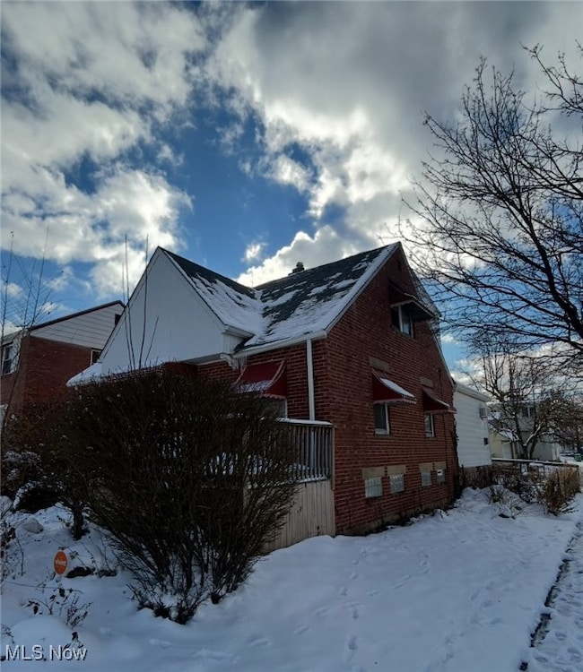 21202 Hillgrove Ave, Maple Heights, OH 44137 - photo 2