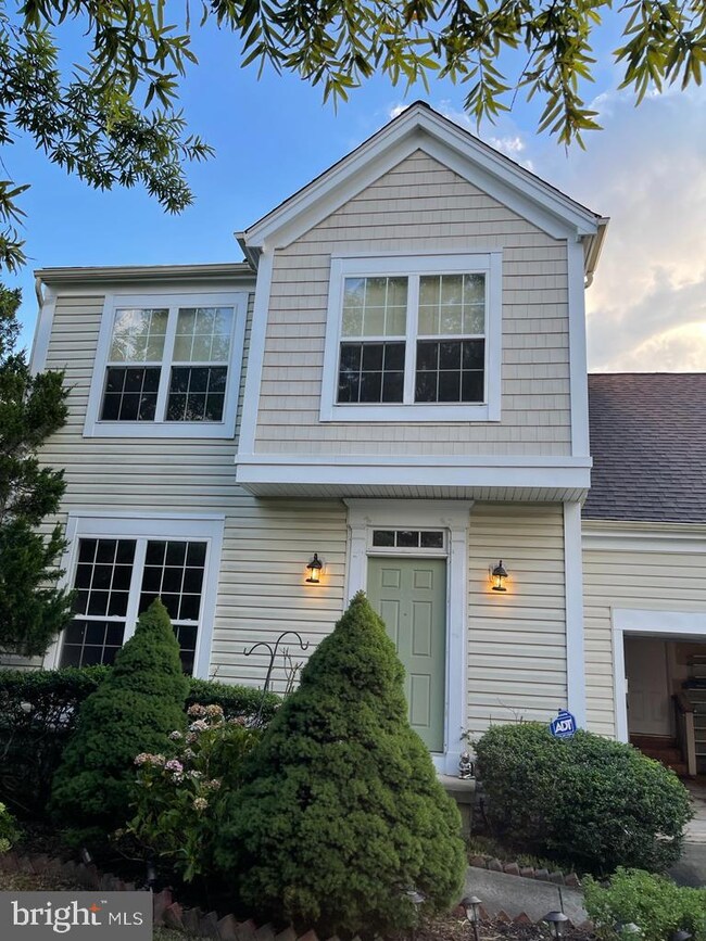 2464 Arctic Fox Way, Reston, VA 20191 - photo 2