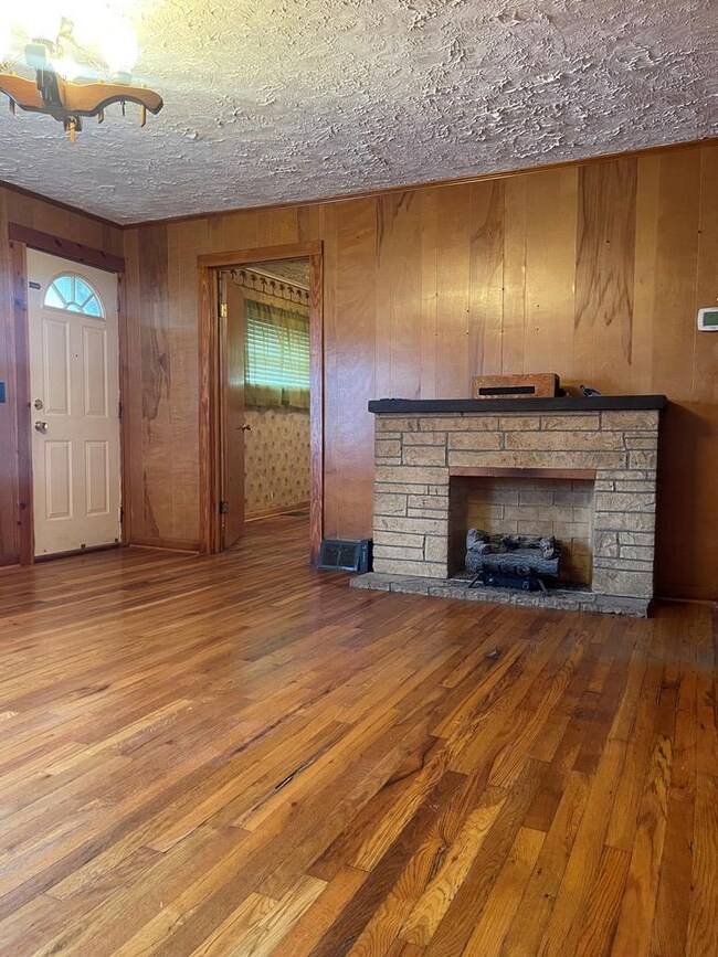 134 Quincy Ln, Lashmeet, WV 24733 - photo 6