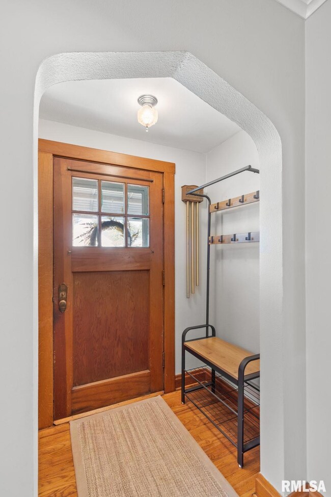 2409 Wilkes Ave, Davenport, IA 52804 - photo 4